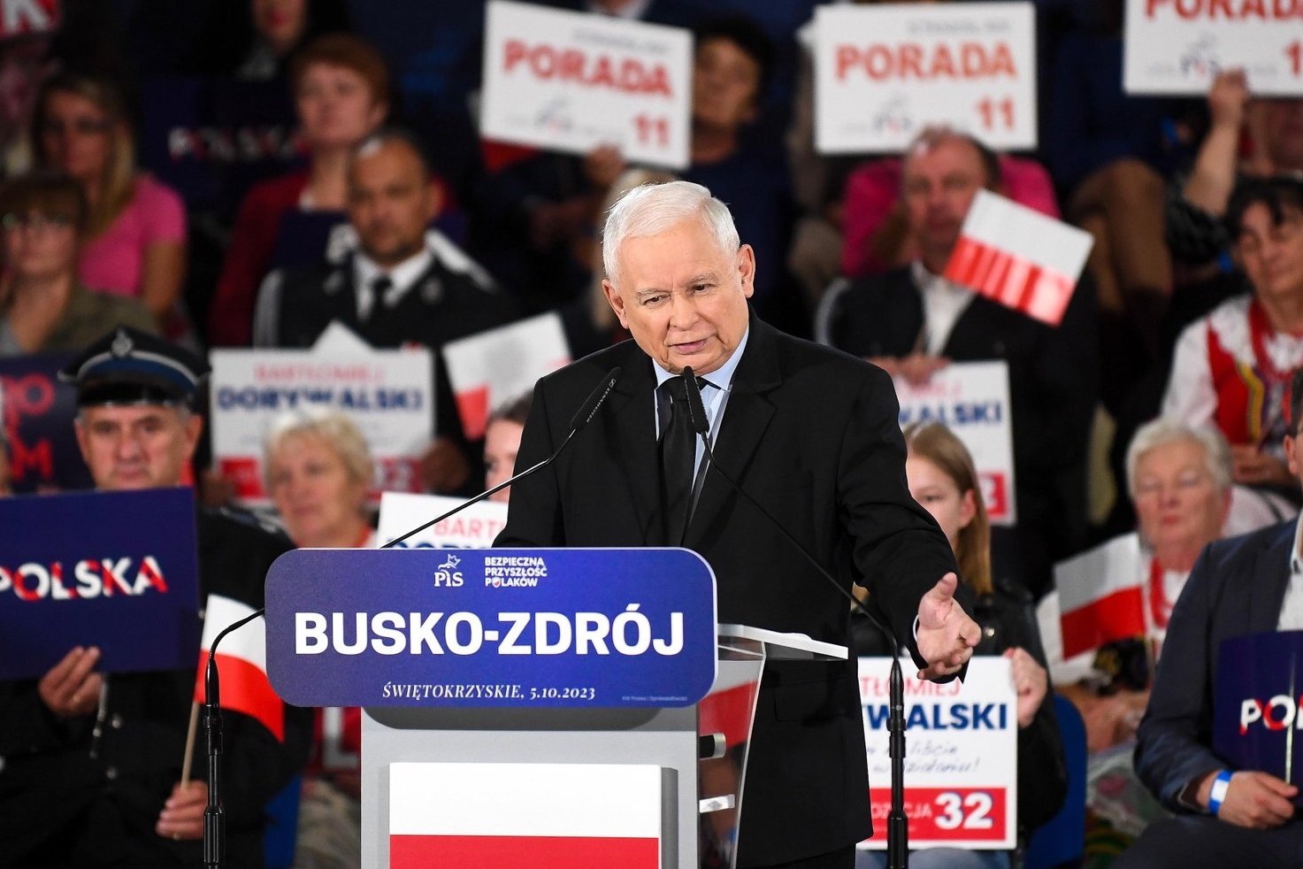 Kaczyński zaliczył wpadkę na wiecu. Pomylił się, mówiąc o referendum.