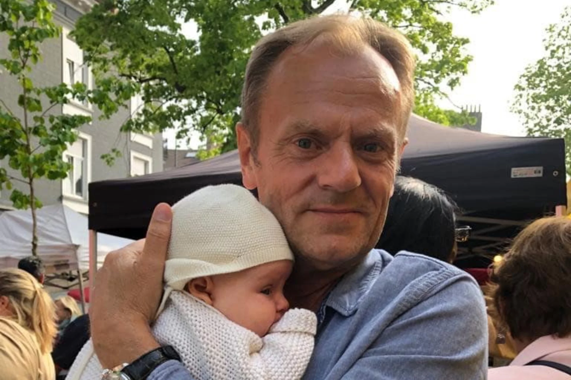 Lider PO Donald Tusk po raz kolejny dodał zdjęcie z jednym z wnuków.