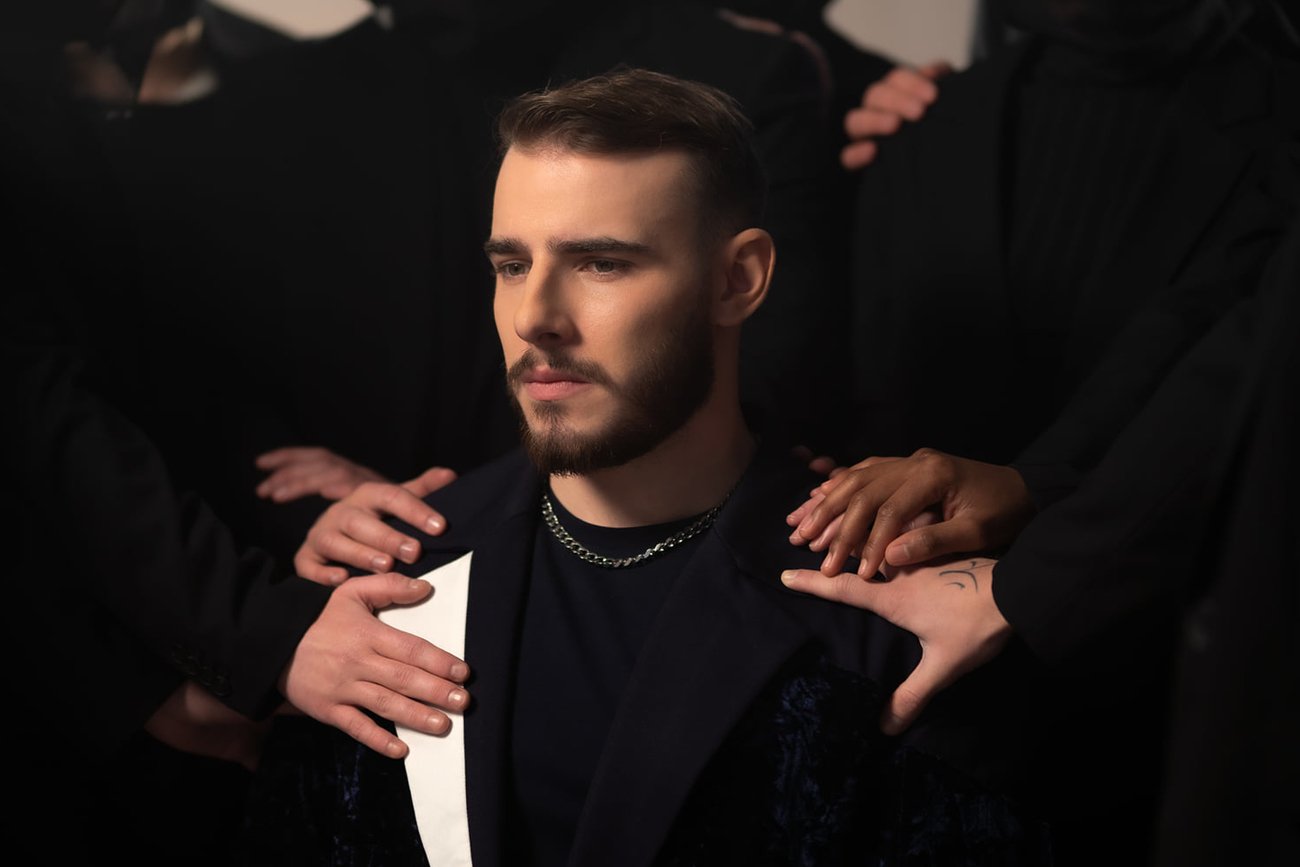 Krystian Ochman zaprezentował utwór "River" na Eurowizję 2022.