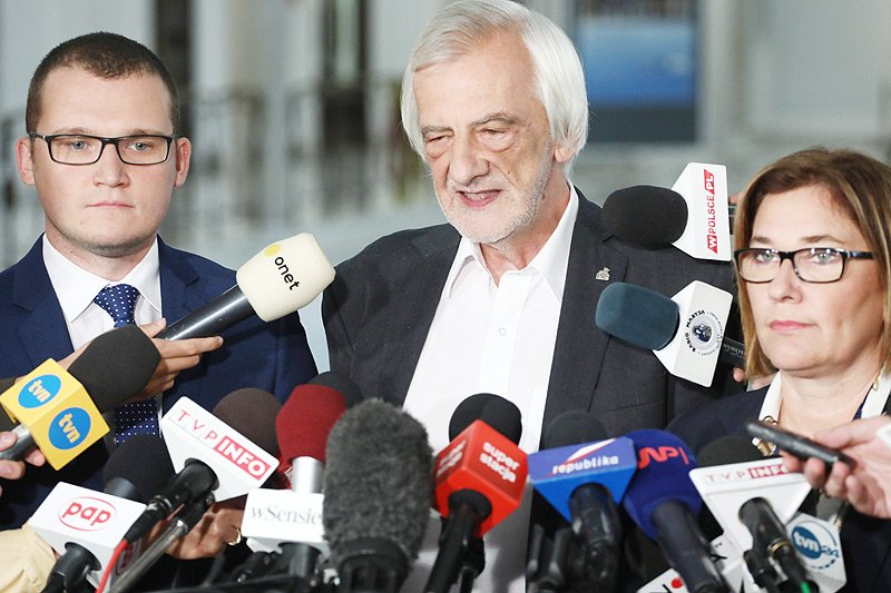 Beata Mazurek, Ryszard Terlecki i Paweł Szefernaker czwartkową konferencją pogrążyli PiS w sprawie afery wokół kampanii "Sprawiedliwe sądy".