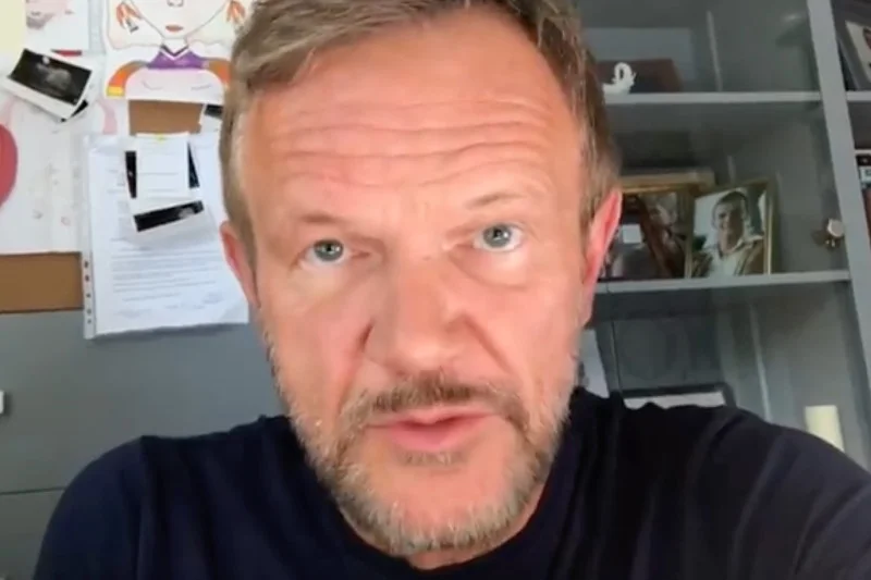 Cezary Pazura u boku Zbigniewa Ziobry i Anny Zalewskiej odwiedził szkołę w Kuźni Raciborskiej.