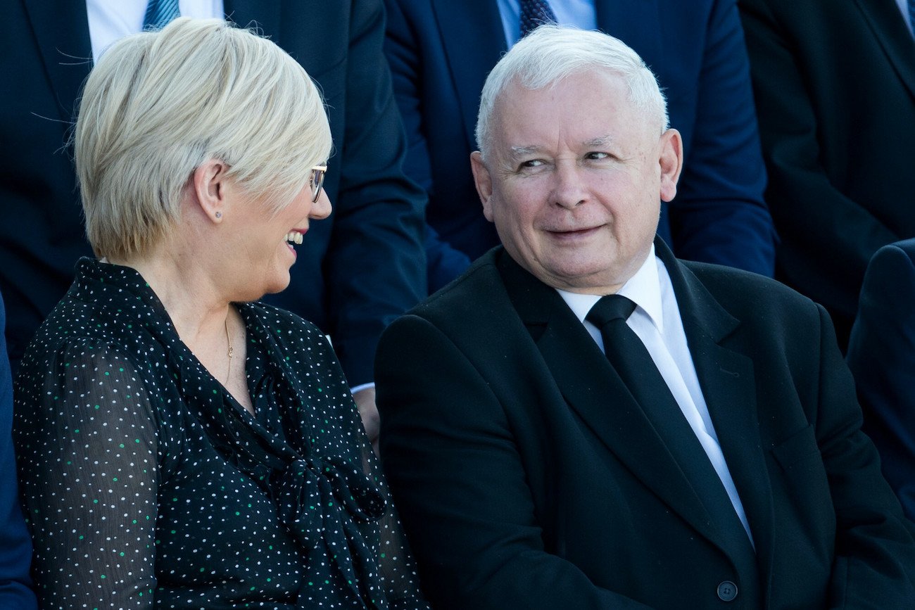 Jarosław Kaczyński z Julią Przyłębską, która spełniła jego życzenie o zakazie aborcji embriopatologicznej w Polsce.