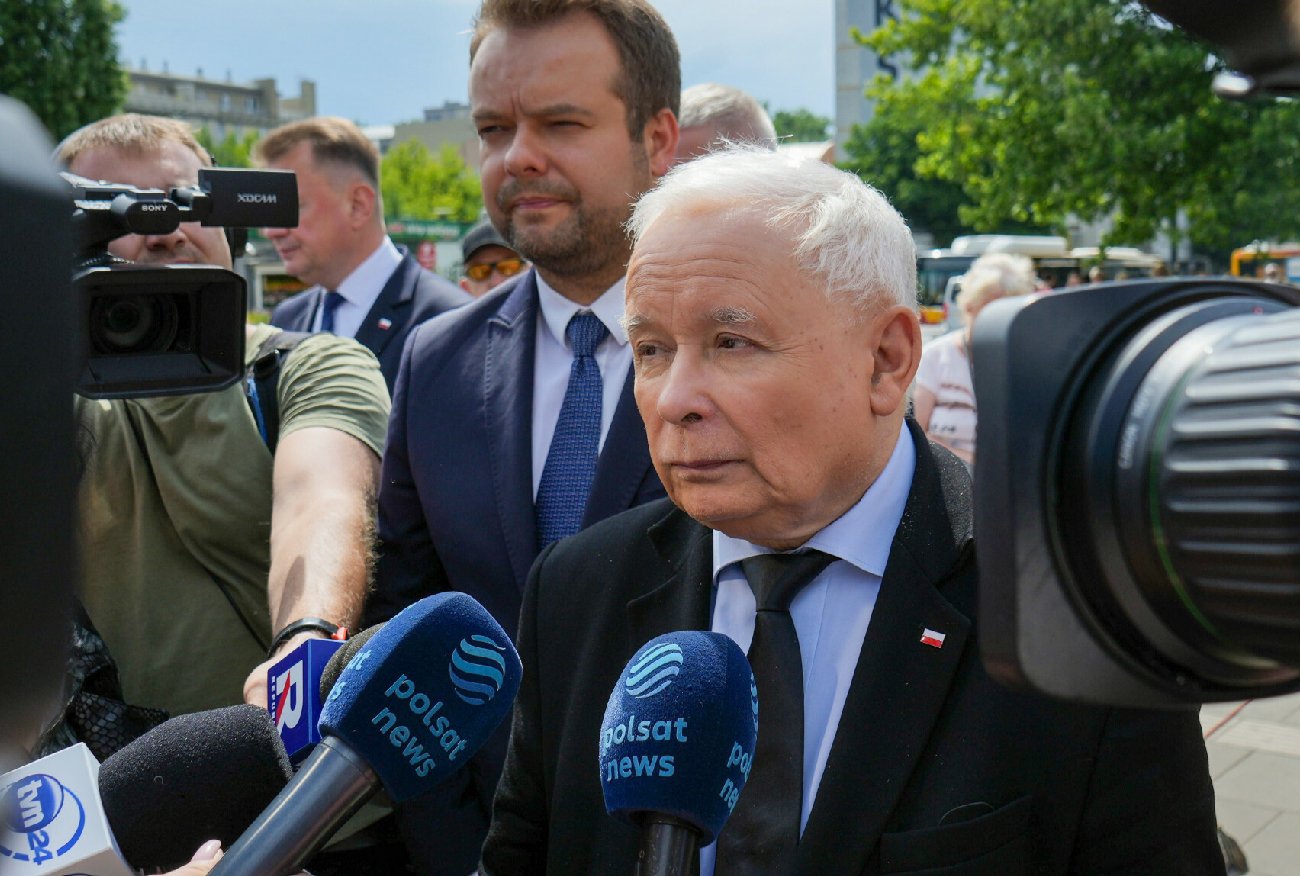 Burza po spocie PiS ws. migracji i Tuska. "Nieodpowiedzialne".