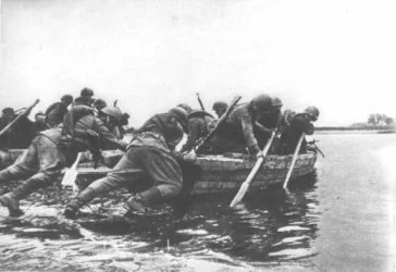 We wrześniu 1944 r. żołnierze gen. Berlinga próbowali przedostać się do lewobrzeżnej Warszawy, gdzie trwało powstanie. Zginęło ok. 250 żołnierzy, wielu dostało się do niemieckiej niewoli.