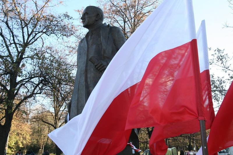 Solidarna Polska chce, by Sejm upamiętnił Romana Dmowskiego.