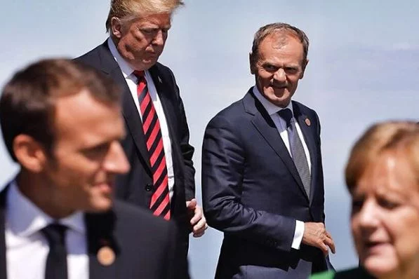 Donald Trump, Donald Tusk, Emmanuel Macron i Angela Merkel - wszyscy na jednym zdjęciu