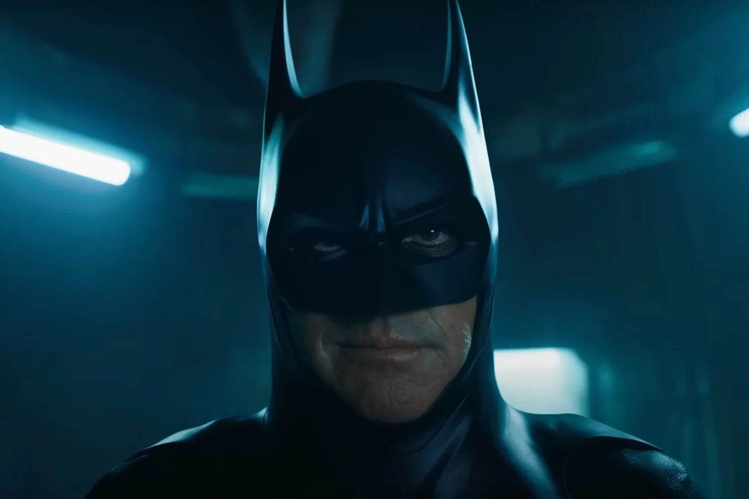 the flash zwiastun ezra miller batman michael keaton premiera trailer super bowl
