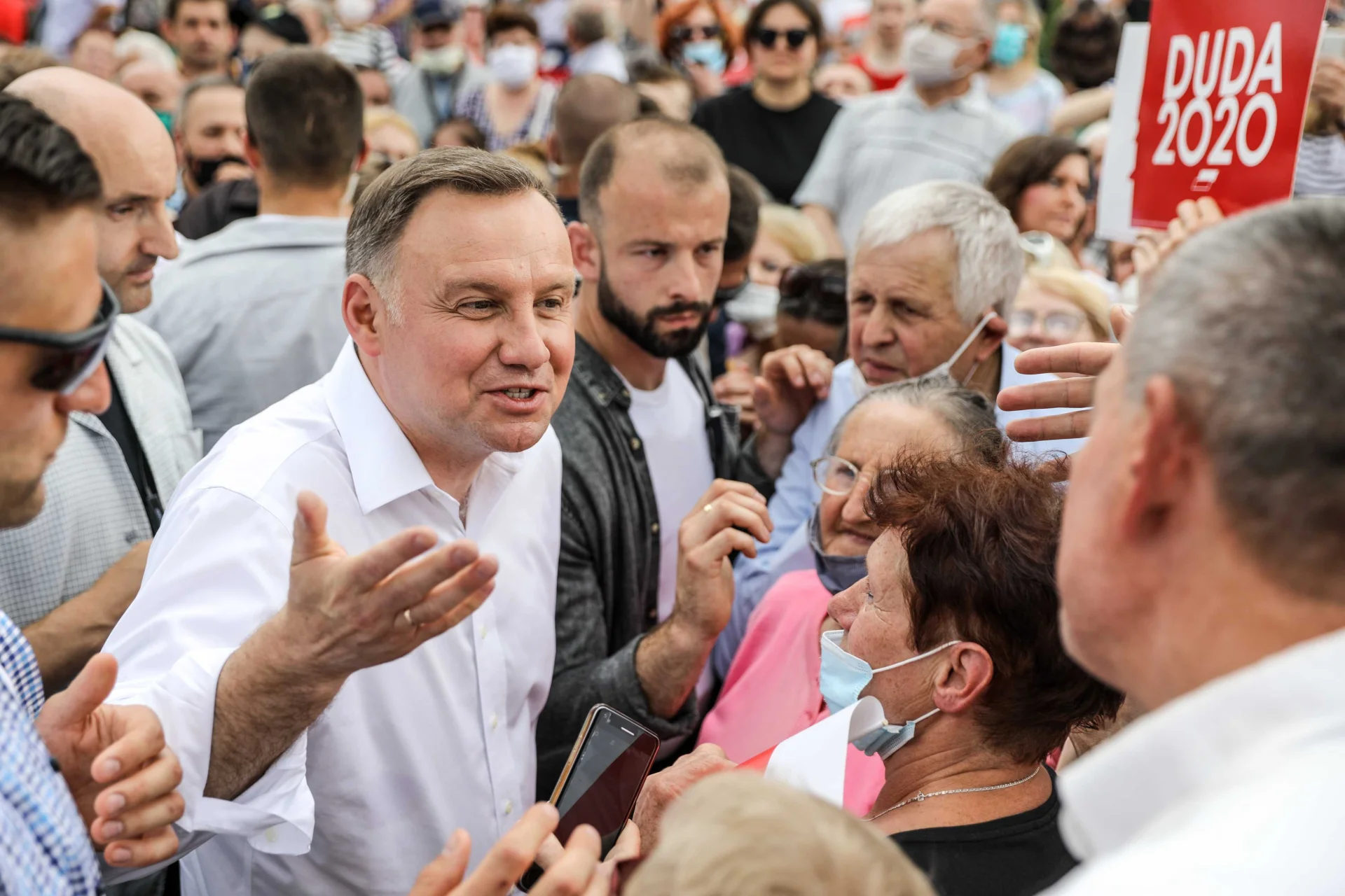 Już wiadomo, jak zachowają się elektoraty kandydatów, którzy nie dostaną się do drugiej tury wyborów prezydenckich.