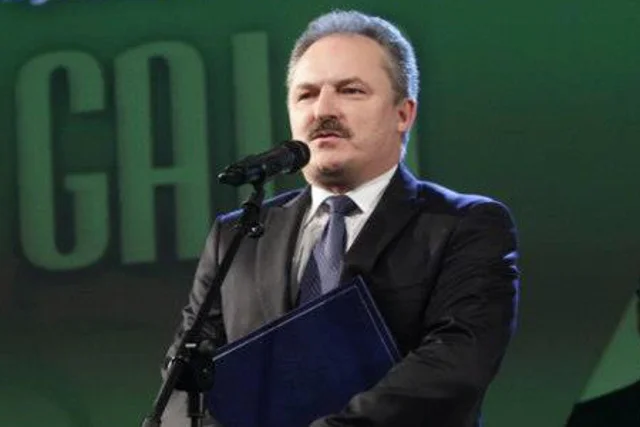 Marek Jakubiak podkreśla, że "pozostaje wierny swoim przekonaniom"