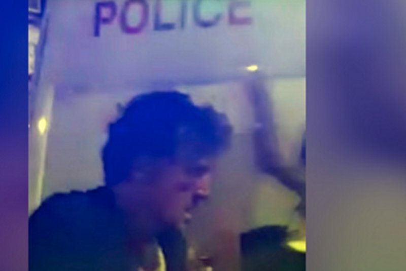 Według brytyjskich mediów złapanym pod meczetem w Londynie sprawcą zamachu jest Darren Osborne z Walii.