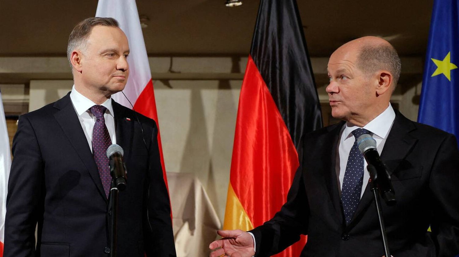 Niemcy wprost mówią o tym, że prezydent Andrzej Duda opóźnia zmianę władzy w Polsce. Prezydent Polski Andrzej Duda i kanclerz Niemiec Olaf Scholz