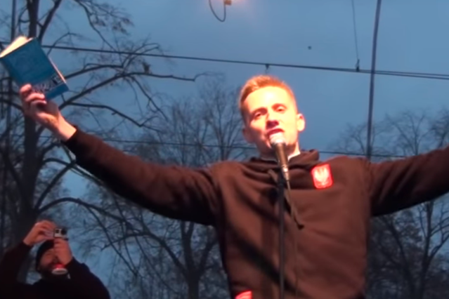 Ksiądz Jacek Międlar jest idolem narodowców.