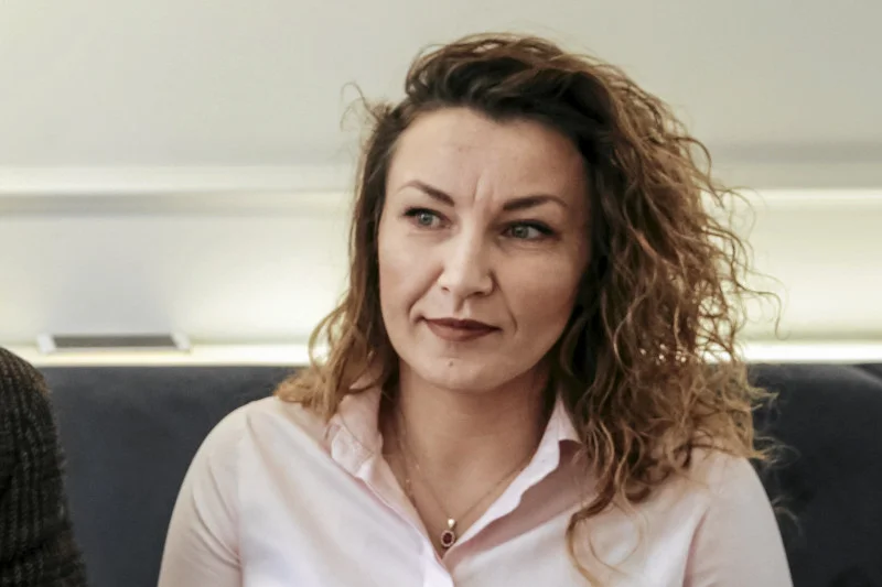 Monika Pawłowska nadal tłumaczy się z transferu do Porozumienia.