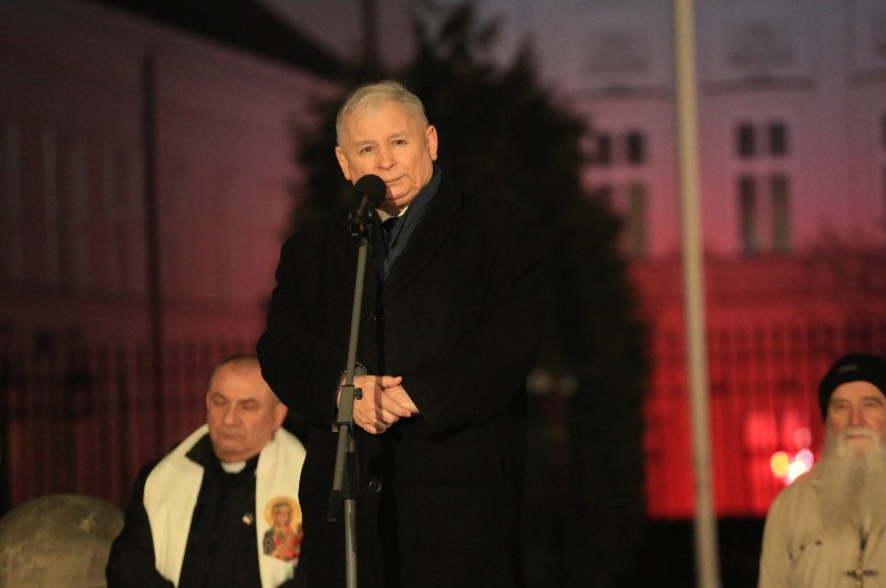 Jarosław Kaczyński grozi rozpadem PiS.