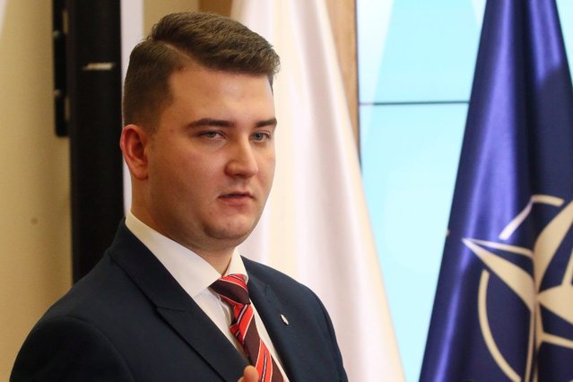 Bartłomiej Misiewicz ma nową pracę – zatrudniono go w Polskiej Grupie Zbrojeniowej