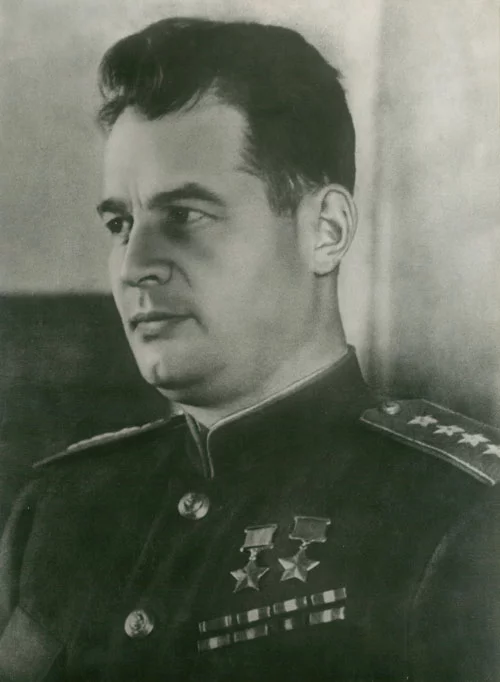 Gen. Iwan Czerniachowski dzieli Polaków i Rosjan.