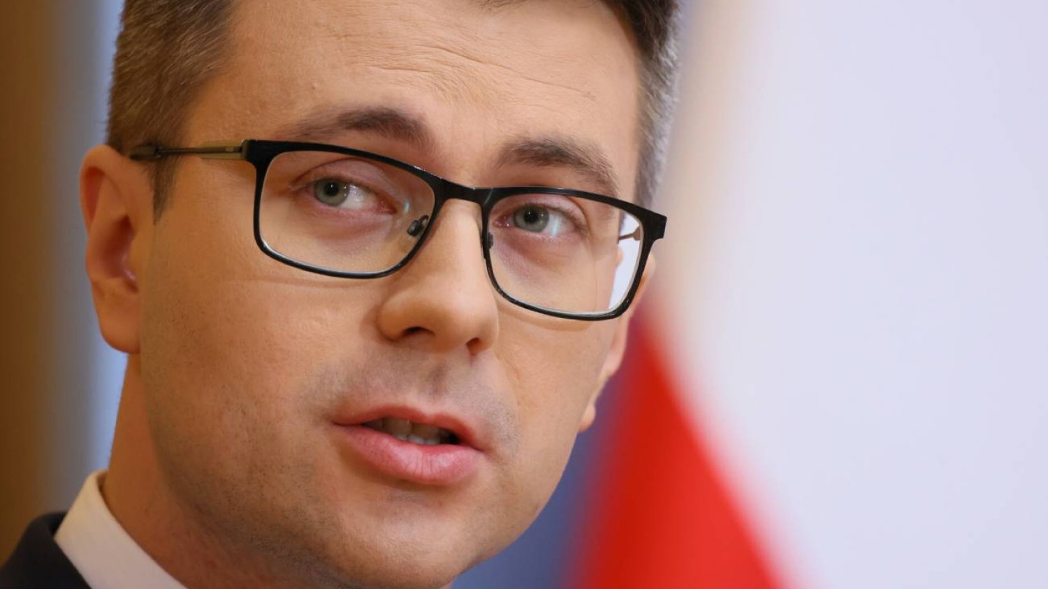Piotr Müller wziął ślub w ukryciu. Na jego weselu bawił się Morawiecki