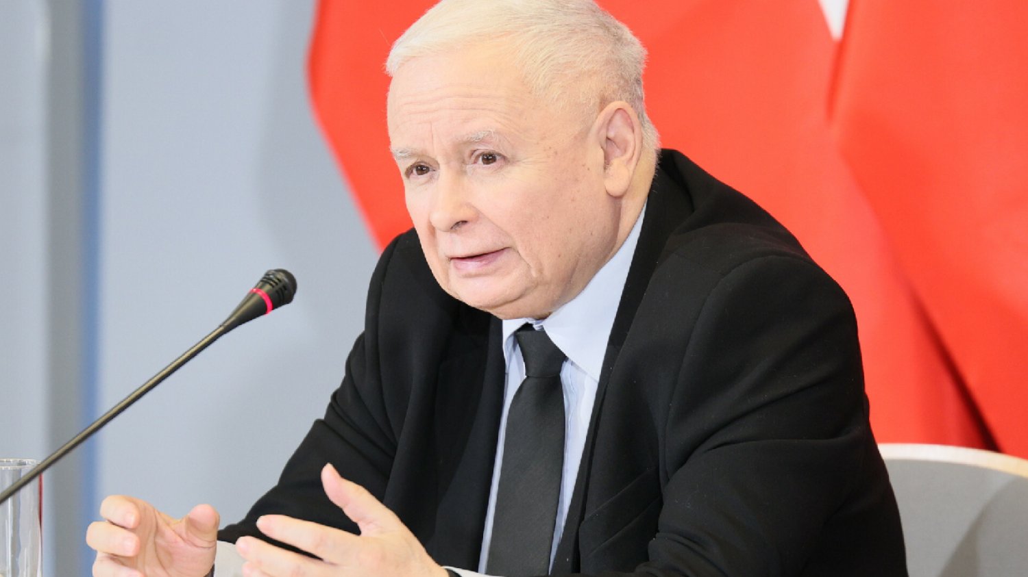 Jarosław Kaczyński chce porozumienia z Tuskiem. Chodzi o CPK.