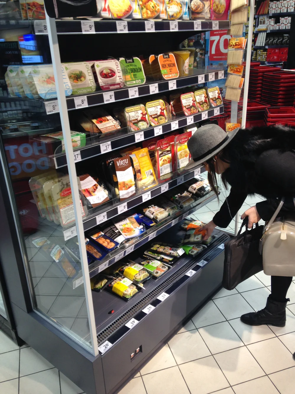 Sushi kupuje się dziś na korytarzu w biurowcu albo w przydworcowym supermarkecie.