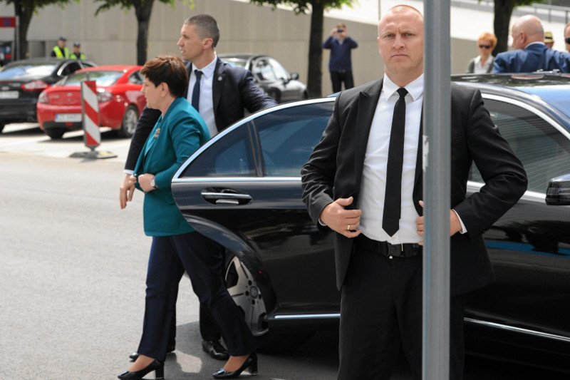 TVN24: Beata Szydło wciąż z ochroną SOP. Ze względu na dobro państwa. (zdjęcie pochodzi z czasu, gdy Szydło była w rządzie)