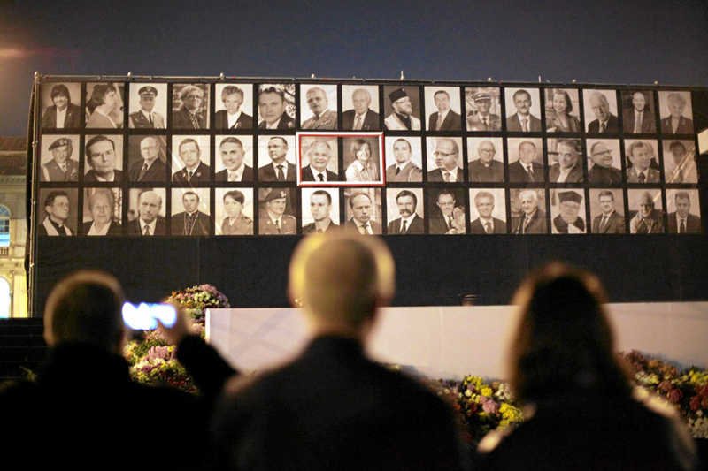 Czuwanie na Placu Piłsudskiego po katastrofie smoleńskiej.