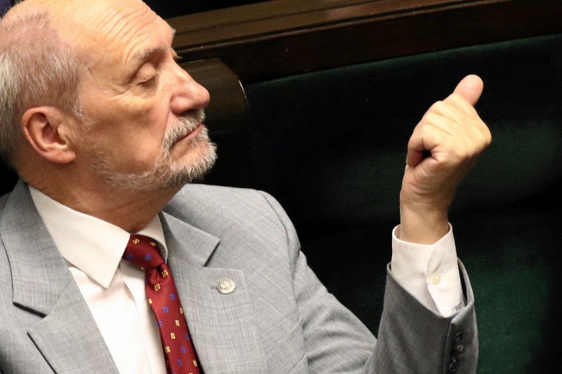 Antoni Macierewicz ostro skrytykował TVP za to, jak relacjonowała prace podkomisji smoleńskiej.