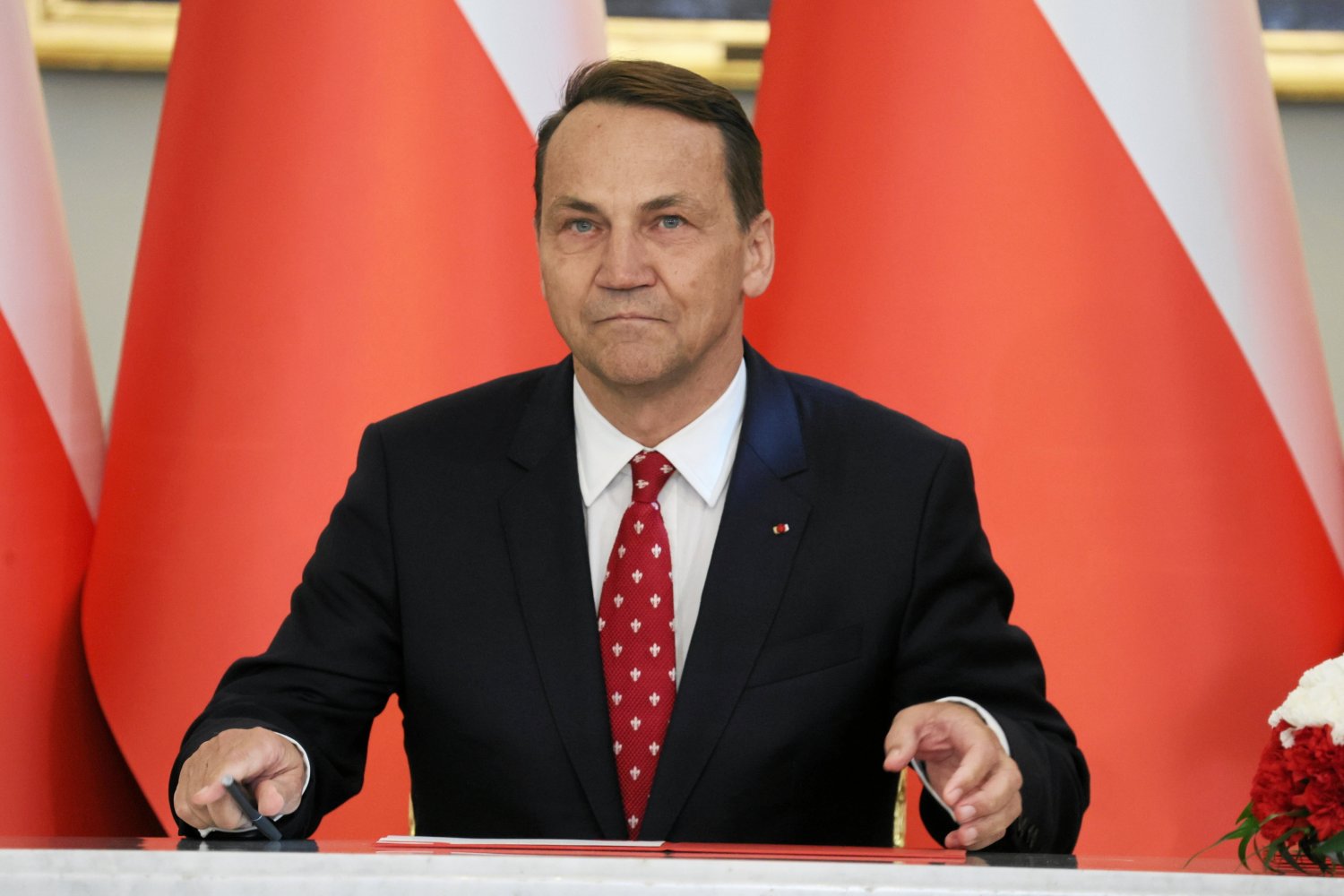 Sikorski już po rozmowach ws. Ukrainy. Wskazał, co trzeba zrobić, aby nastał pokój