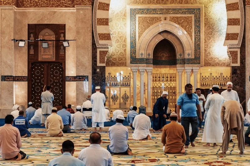 Ramadan przypada na dziewiąty miesiąc roku muzułmańskiego, który jest oparty na fazach księżyca.