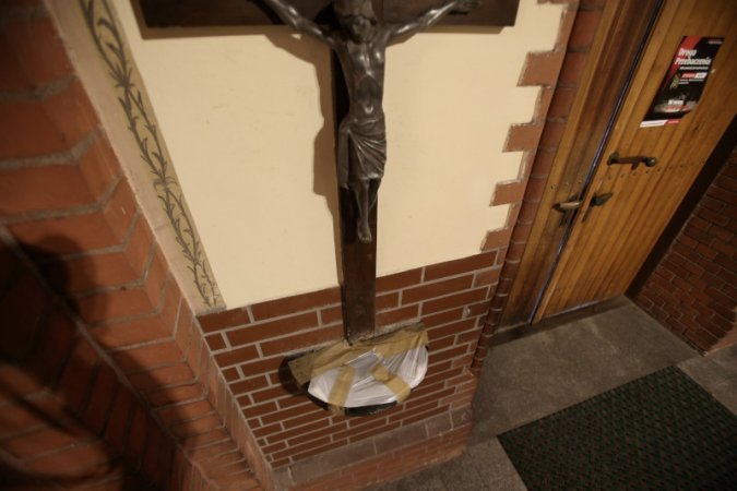 Coraz więcej Polaków decyduje się na apostazję.