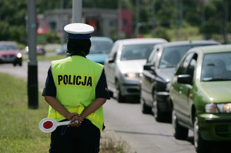 Policjantka z Dąbrowy Górniczej została oskarżona o spowodowanie wypadku i ucieczkę z miejsca zdarzenia.