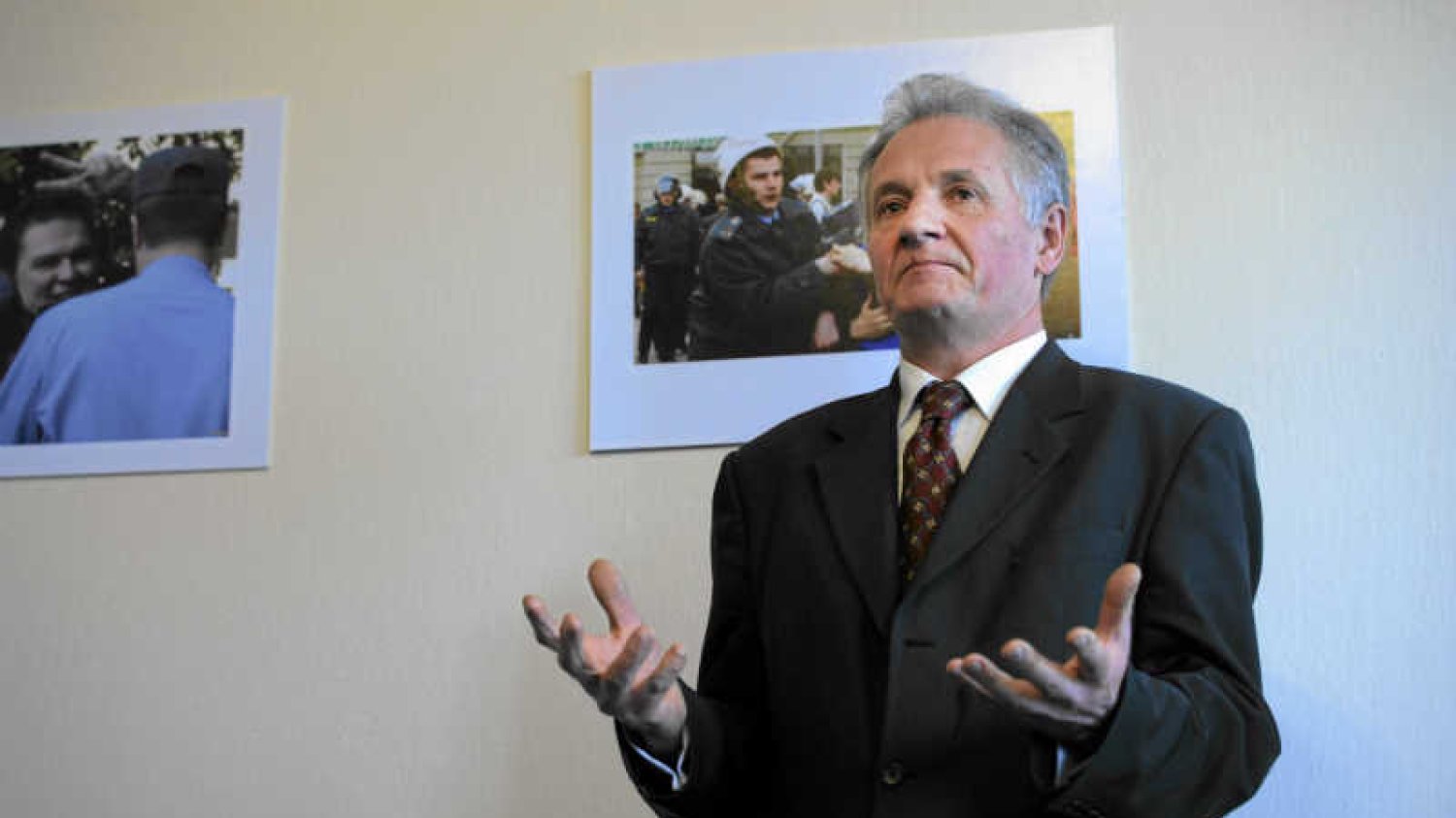 Zbigniew Bujak zapowiada, że nie poprze Bronisława Komorowskiego, bo zawiódł się na jego polityce wobec Ukrainy.