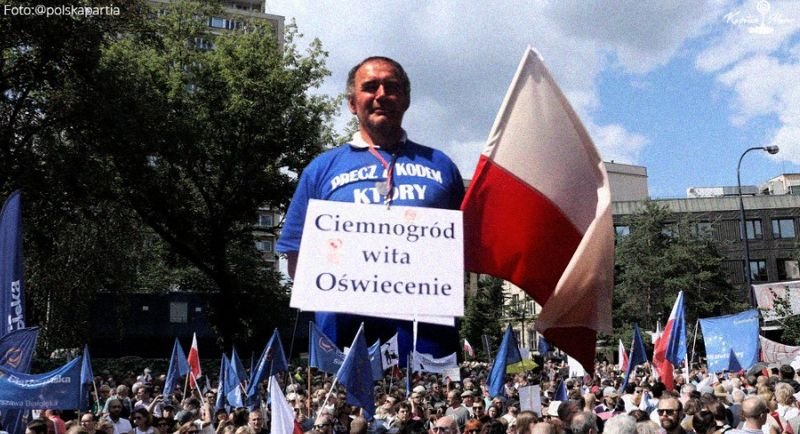 Zygmunt Poziomka to zwolennik partii rządzącej, który zjawia się na manifestacjach.