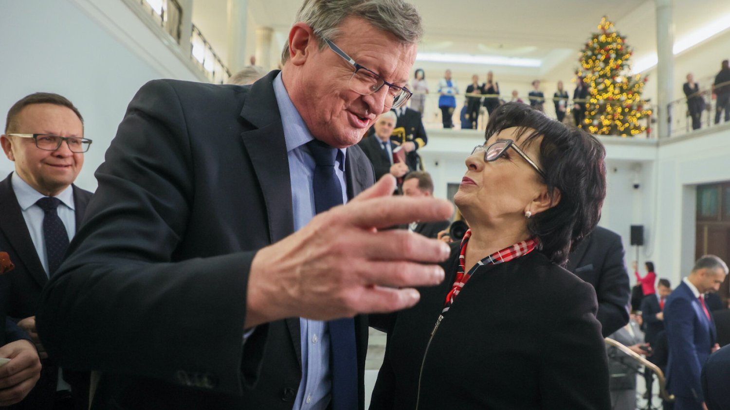 Marszałek Sejmu Elżbieta Witek (PiS) i poseł Tadeusz Cymański (SP) podczas spotkania świątecznego w Sejmie (15.12.2022). Marszałek Sejmu Elżbieta Witek (PiS) i poseł Tadeusz Cymański (SP) podczas spotkania świątecznego w Sejmie (15.12.2022).