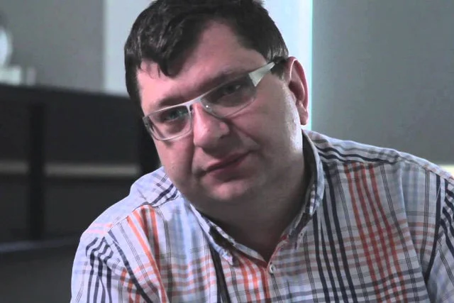 Zbigniew Stonoga organizuje pomoc dla biednych i potrzebujących. Wywołuje jednak przy tym kontrowersje