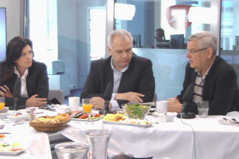 Tomasz Nałęcz w Radiu ZET porównał Jarosława Kaczyńskiego do wilka, który przebrał się za babcię.