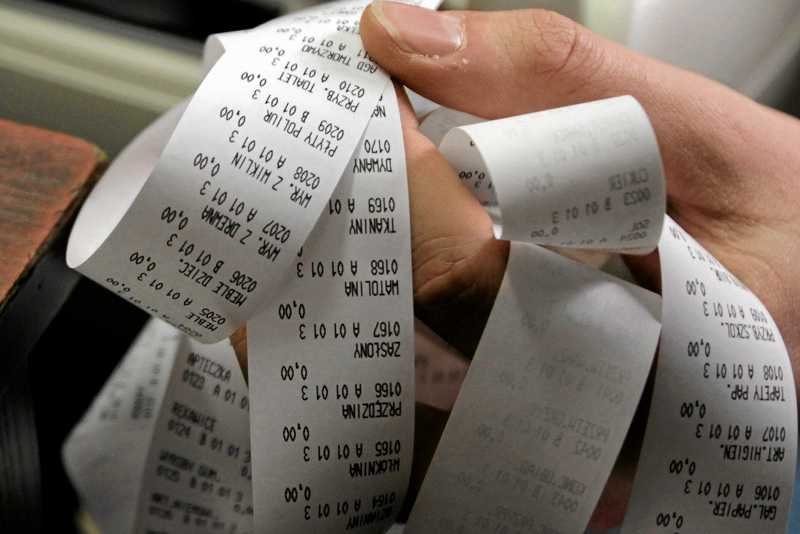 Przedsiębiorcy ratują się przed płaceniem podatków kupując lewe faktury.