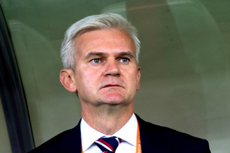 Jacek Magiera będzie musiał poczekać na oficjalne rozpoczęcie nowego sezonu na ławce trenerskiej