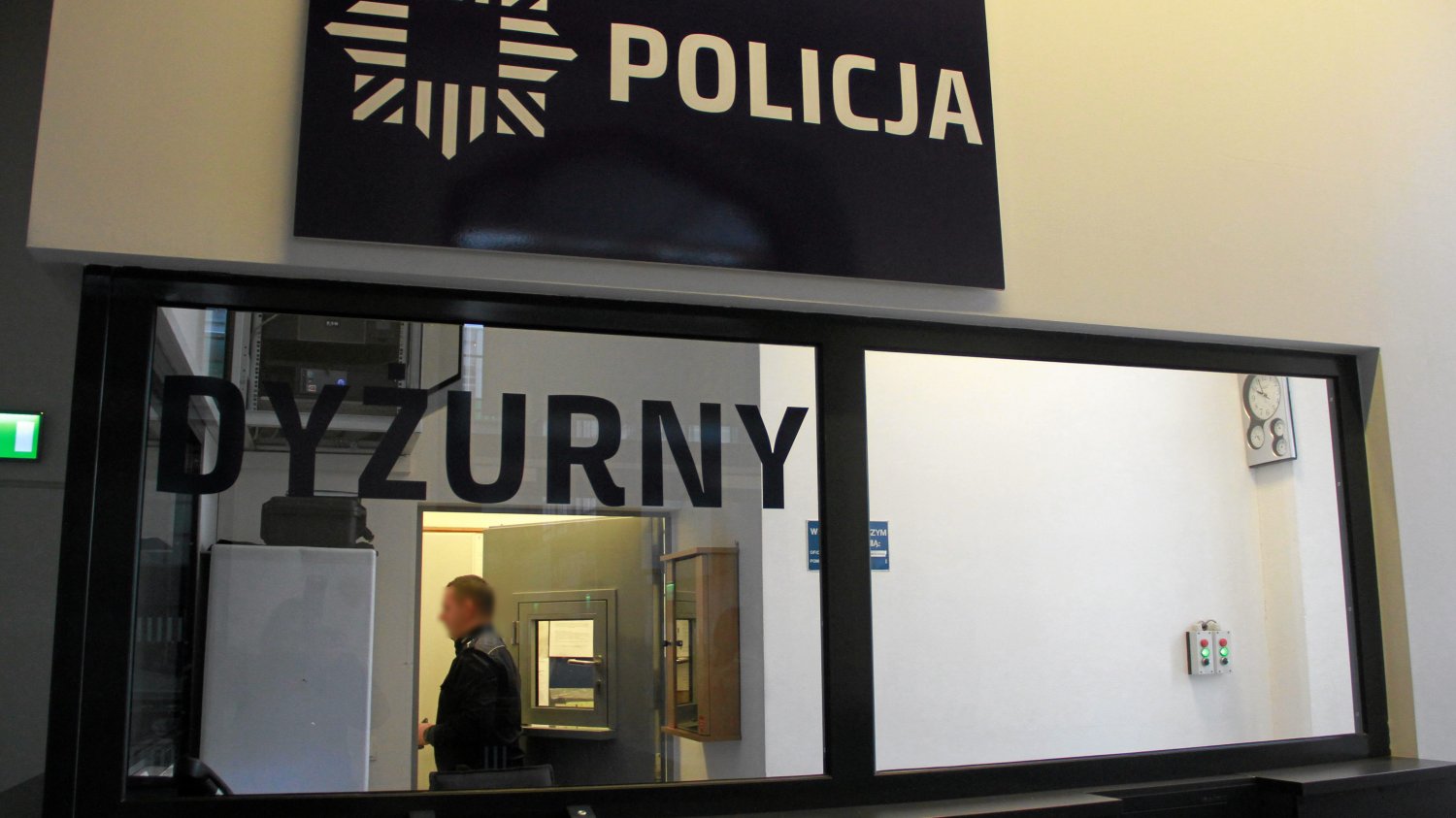 Pracownicy biura RPO złożyli niezapowiedzianą wizytę na komisariacie policji w Rykach. Zastali tam pobitego przez funkcjonariuszy 70-latka. (zdjęcie pochodzi z innego komisariatu)