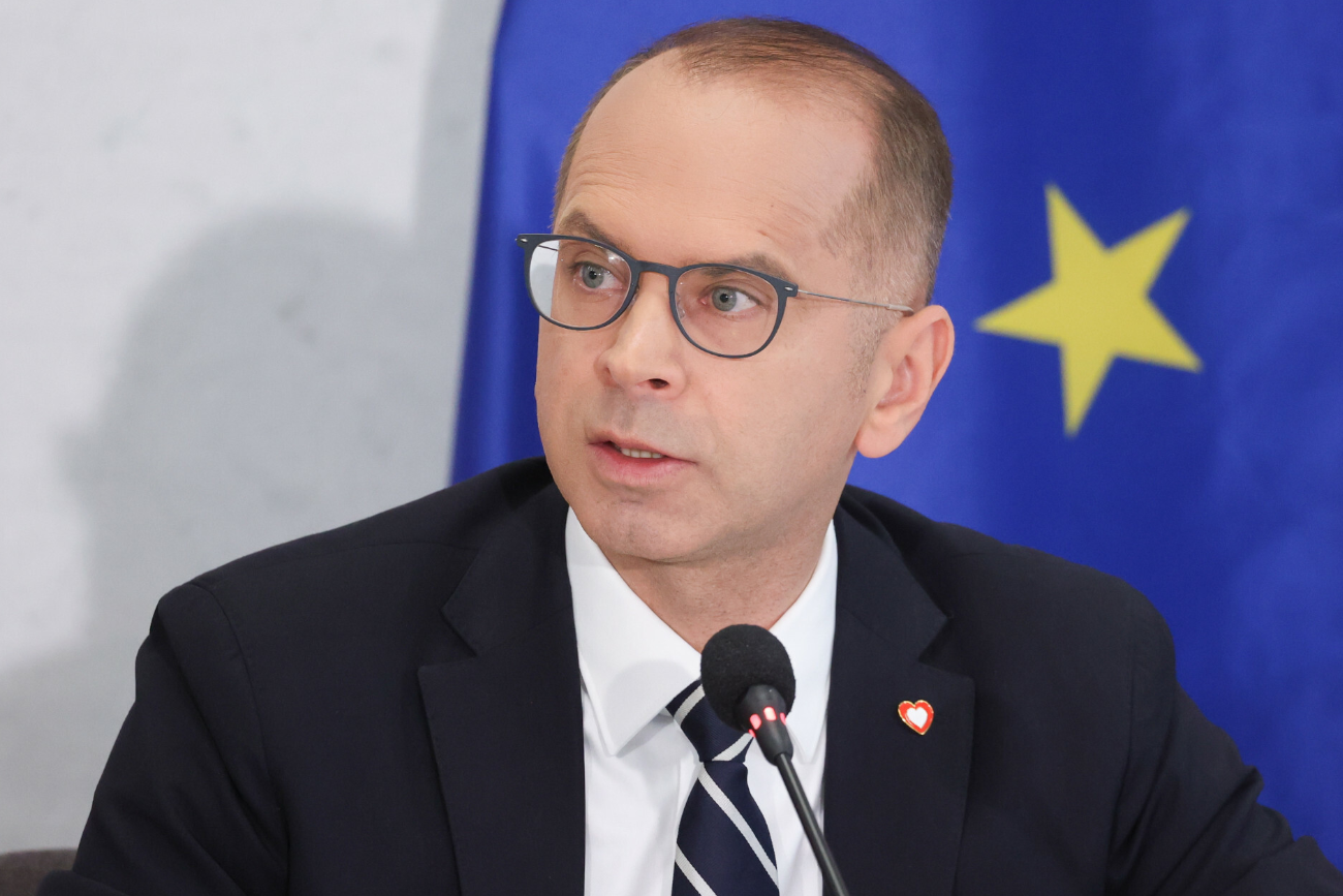 Szczerba przywrócił sens komisjom nowej władzy. Grillowanie Kołakowskiego hitem sieci.