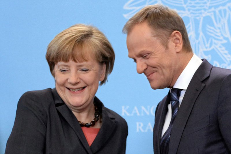 Czy od lat przyjaźniąca się z Donaldem Tuskiem kanclerz Niemiec Angela Merkel naprawdę mogła "przyjąć do wiadomości" to, co o szefie RE opowiedzieli jej politycy PiS...?