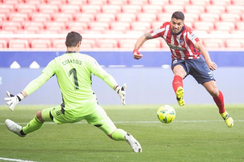 Luis Suarez w ten sposób dał prowadzenie Atletico w derbach Madrytu