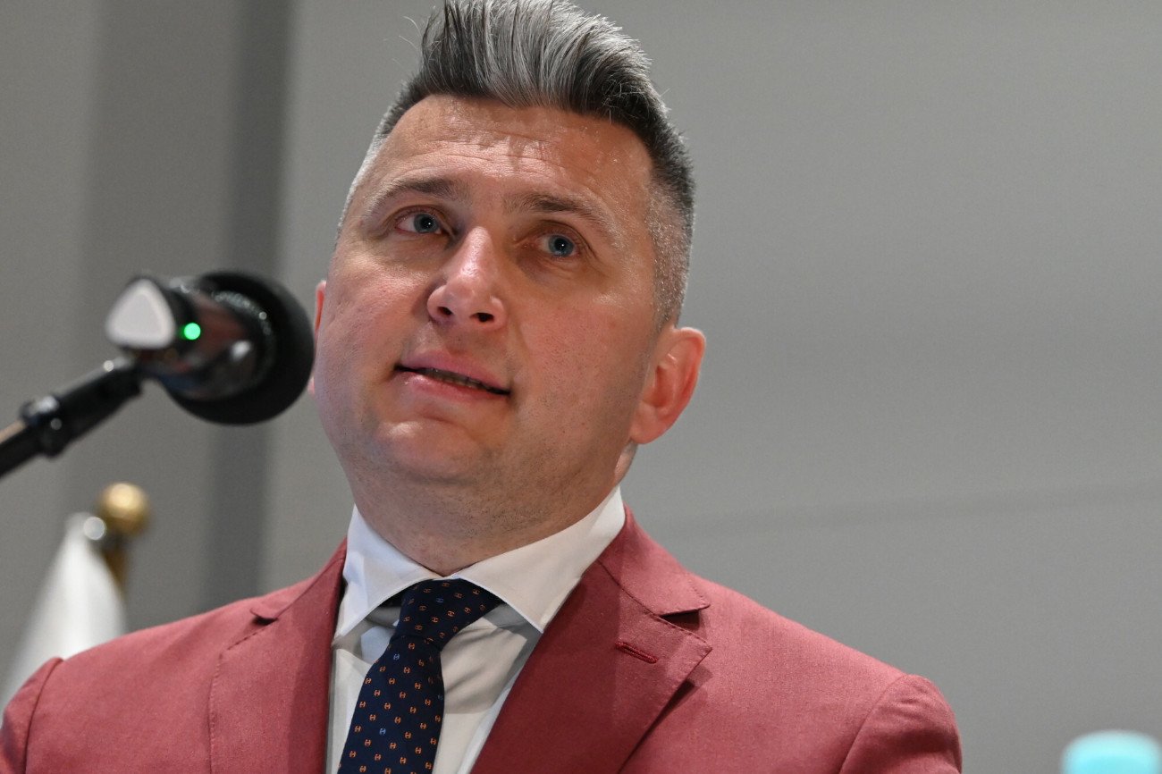 Skradł całe show tuż przed igrzyskami. Jest szefem PKOl, będzie kandydatem PiS na prezydenta? Radosław Piesiewicz