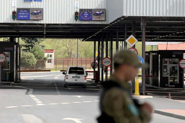 UE domaga się otwarcia granic w strefie Schengen.