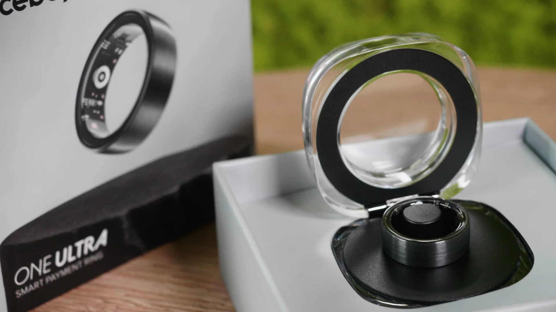 One Ultra to inteligentny pierścień płatniczy z funkcjami zdrowotnymi. Nowe urządzenie z kategorii wearables pojawiło się w ofercie mBanku, aby jeszcze bardziej uprościć płatności cyfrowe i wpisać się w nowoczesny styl życia klientów.