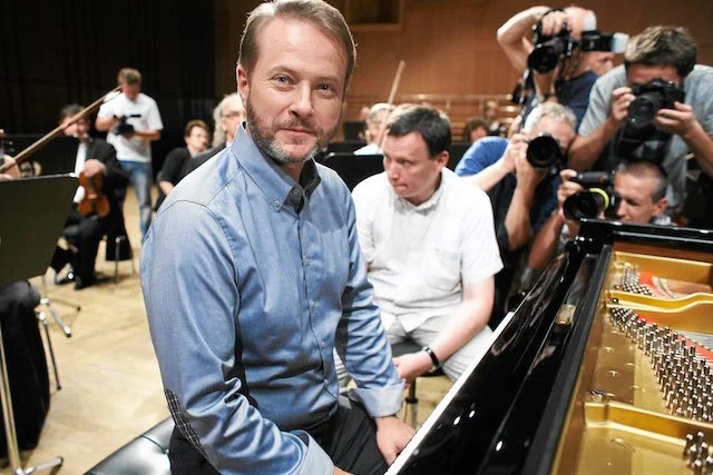 Artur Żmijewski