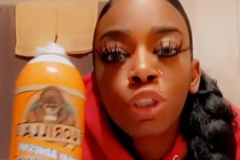 Tessica Brown ułożyła sobie włosy na supermocny klej Gorilla Glue.