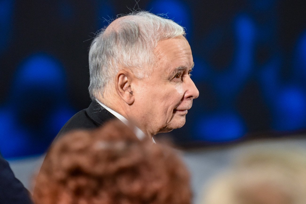 Zagorzali wyborcy PiS przyjmują wszystko, co wmawia im Jarosław Kaczyński. Dlaczego?