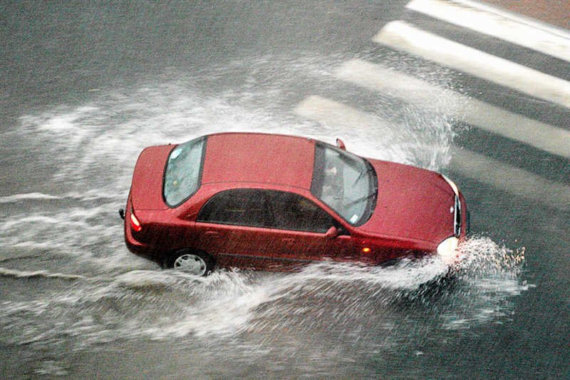Synoptycy ostrzegają. 3 maja ulewne deszcze i silny wiatr.