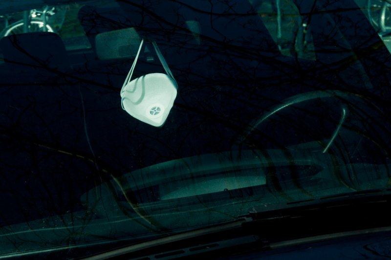 Maseczka w samochodzie – zasady obowiązku