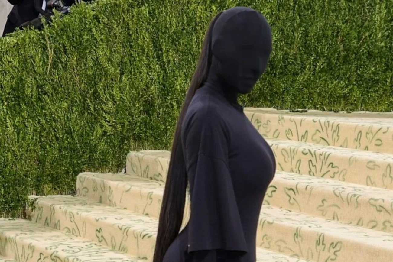 Kim Kardashian na gali MET 2021 zaskoczyła wszystkich swoją stylizacją